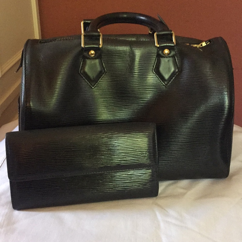 Louis Vuitton Blk Speedy 25 Epi / matching wallet